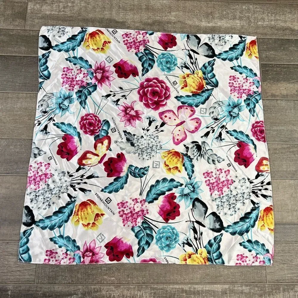 Women’s Stone Mountain white floral Butterfly scarf.